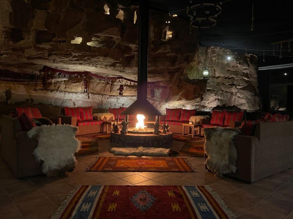 Wadi Rum Bedouin Camp Hotell Exteriör bild